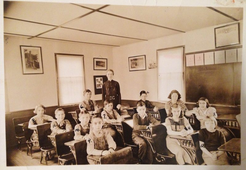 Photo: Tamarack School, 1940 (Courtesy Plainfield Historical Society; donated by the Cormany family)